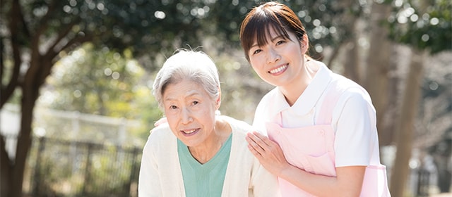 【介護職・無資格OK】★月8～9日休み！昇給賞与あり♪福利厚生充実★特別養護老人ホームの求人